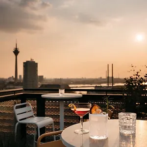 Ruby Luna Otel Düsseldorf
